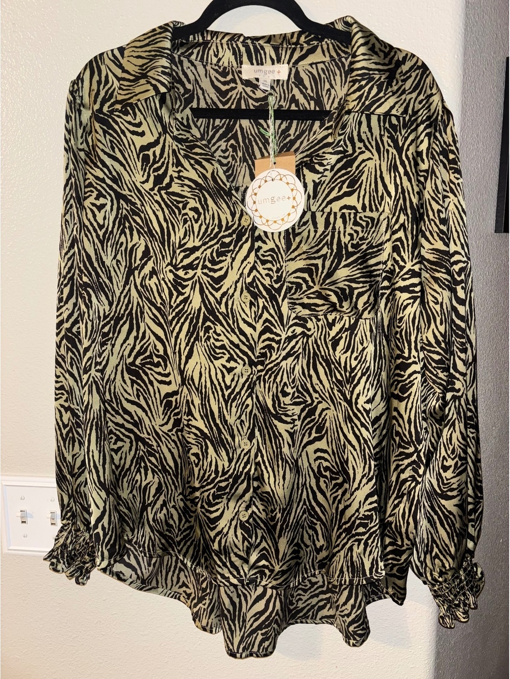 Umgee Plus Satin Zebra Tiger Animal Print Button Up Blouse Olive Green 1XL NWT